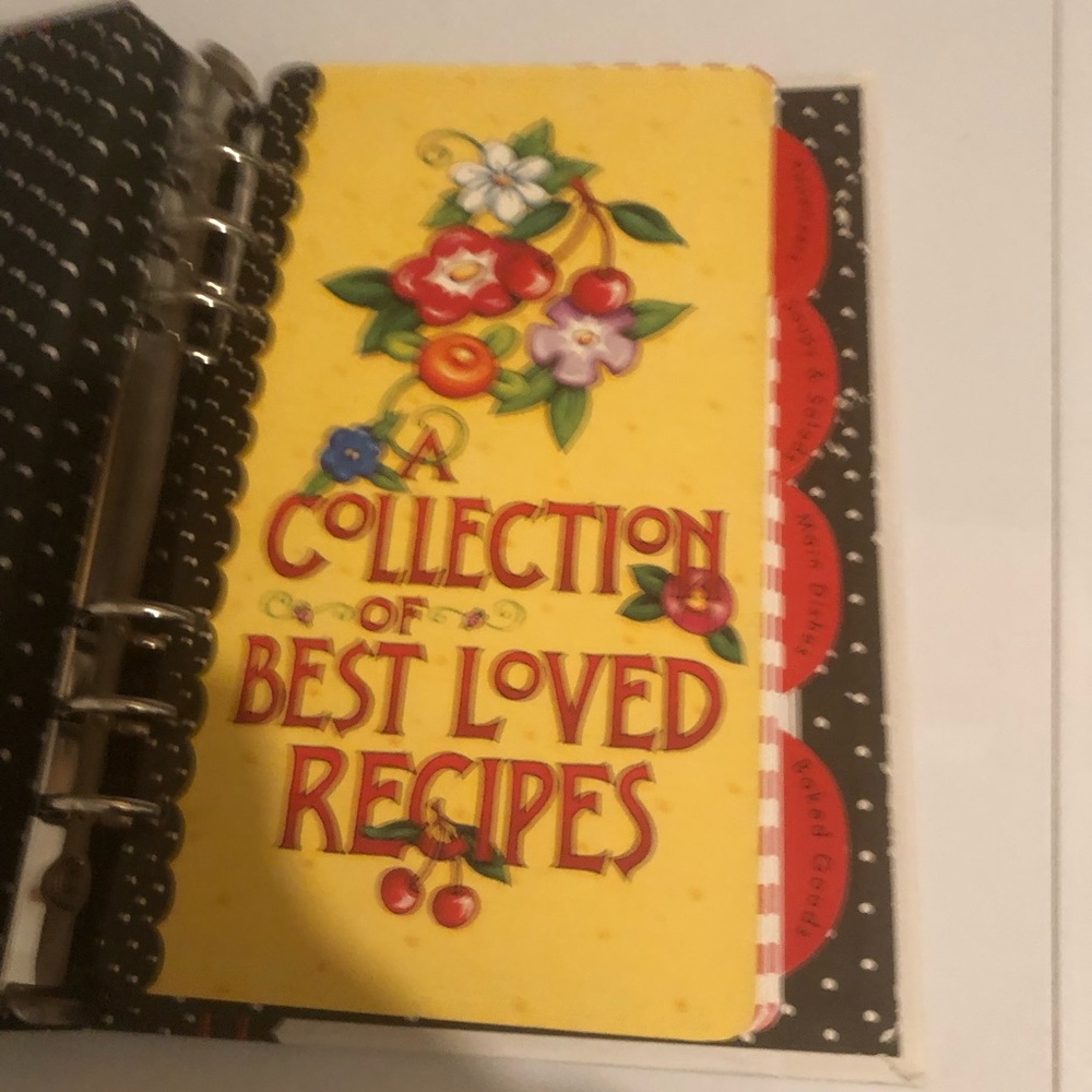 2000 Mary Engelbreit Recipe Book - 686 $35 or $30 w/offer
